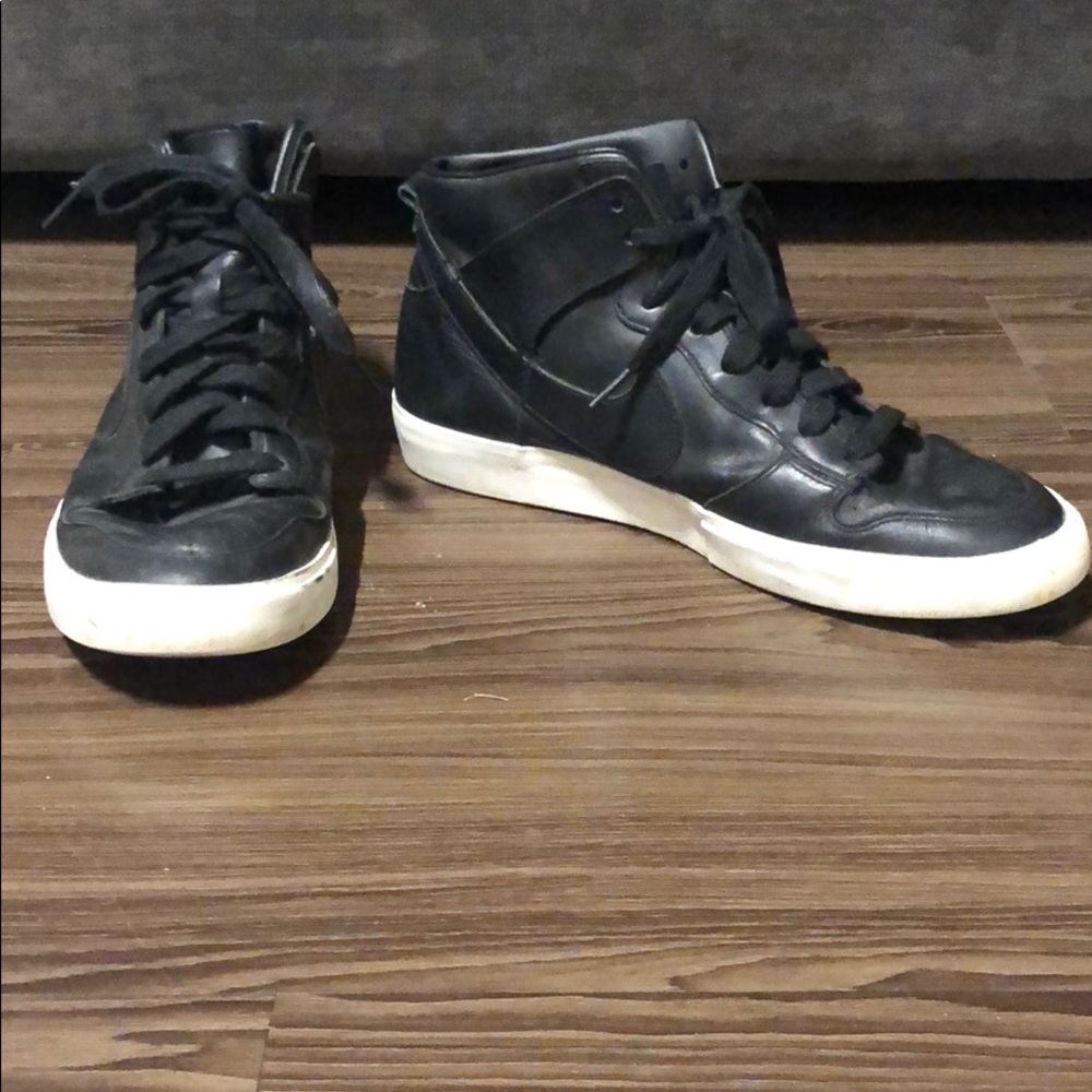 Nike High Top Sneaker